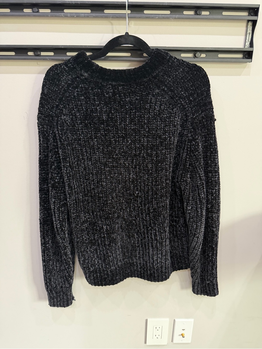 Wilfred Black Plush Chenille Pullover